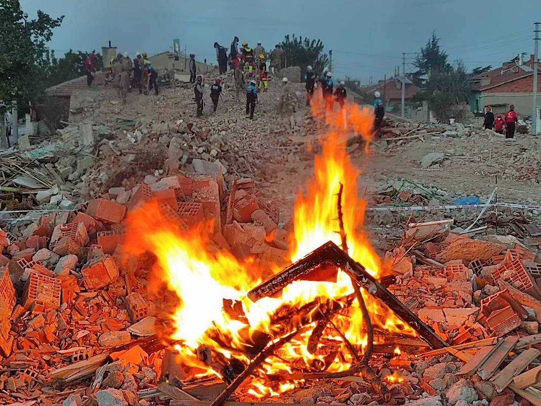 1 yıllık ekip, Konya’daki deprem tatbikatını başarıyla tamamladı 1